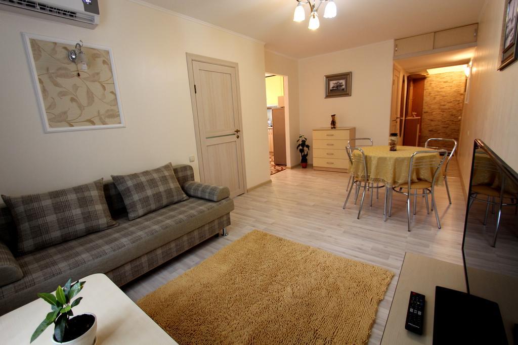 Nadezhda Apartments On Nayryzbay Batyr 63 Almaty Room photo