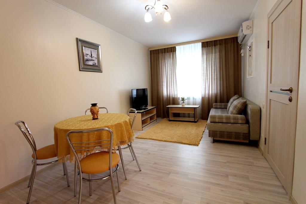 Nadezhda Apartments On Nayryzbay Batyr 63 Almaty Room photo