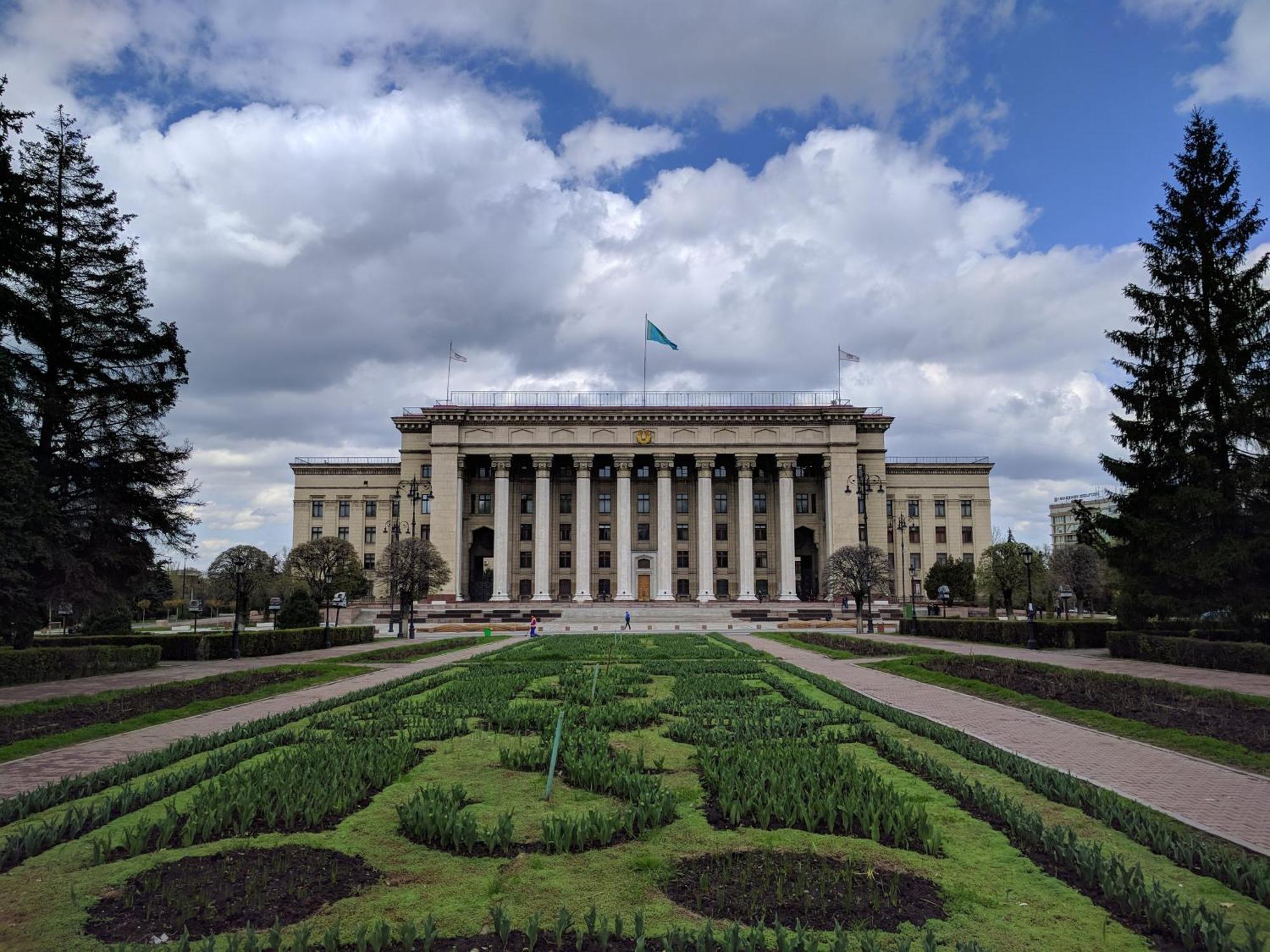 Nadezhda Apartments On Nayryzbay Batyr 63 Almaty Exterior photo